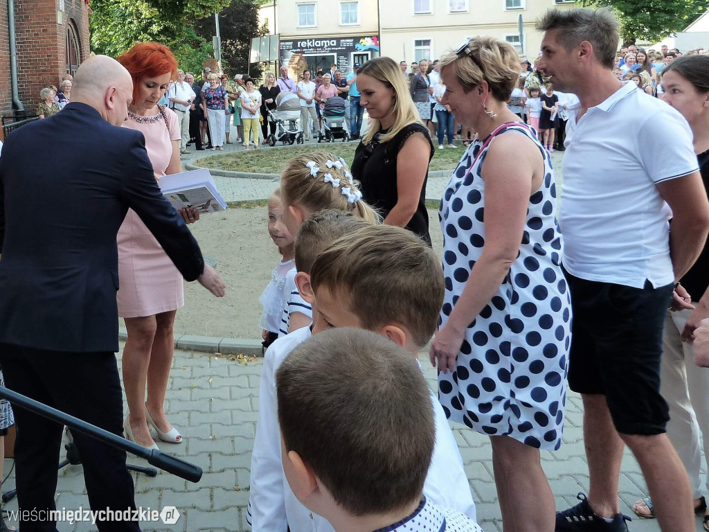 Wakacje w SP nr 1 w Międzychodzie rozpoczęte