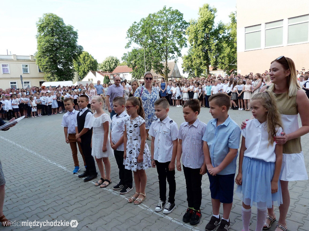 Wakacje w SP nr 1 w Międzychodzie rozpoczęte