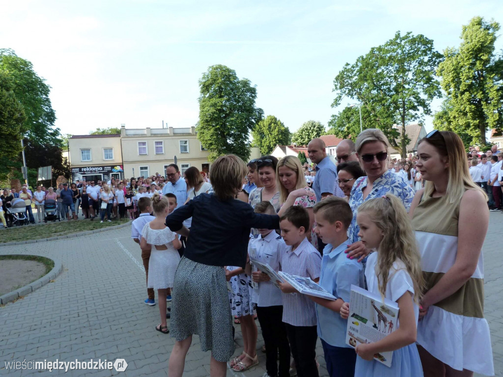 Wakacje w SP nr 1 w Międzychodzie rozpoczęte