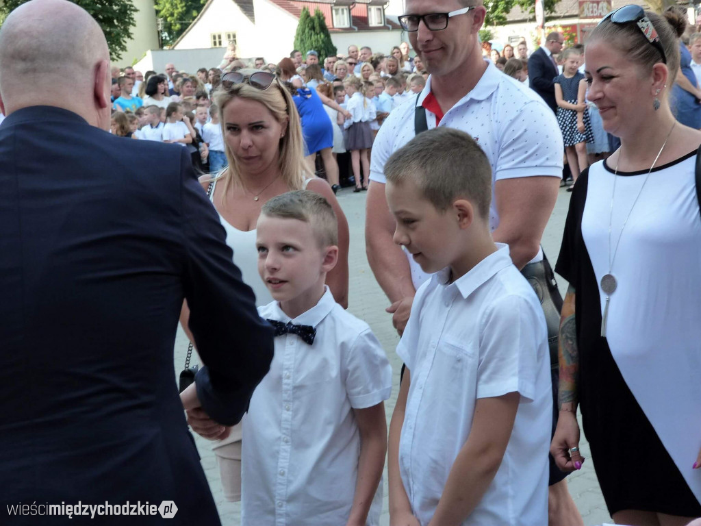 Wakacje w SP nr 1 w Międzychodzie rozpoczęte