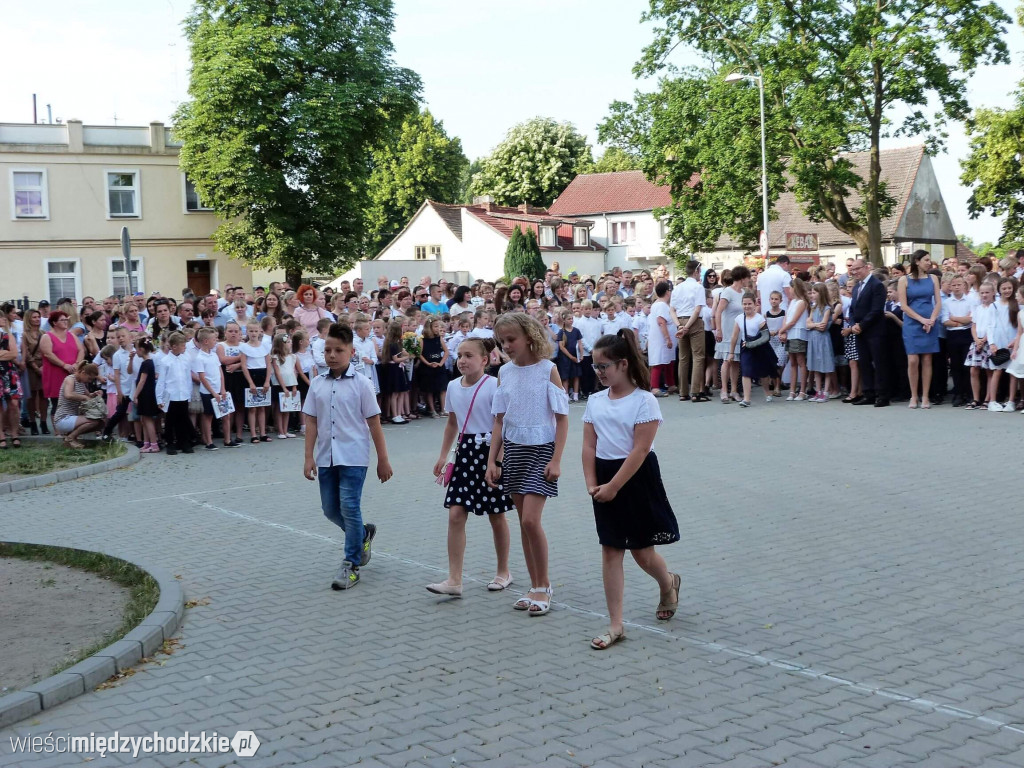 Wakacje w SP nr 1 w Międzychodzie rozpoczęte
