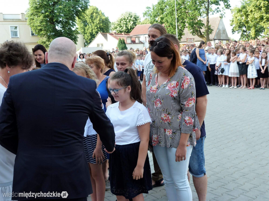 Wakacje w SP nr 1 w Międzychodzie rozpoczęte