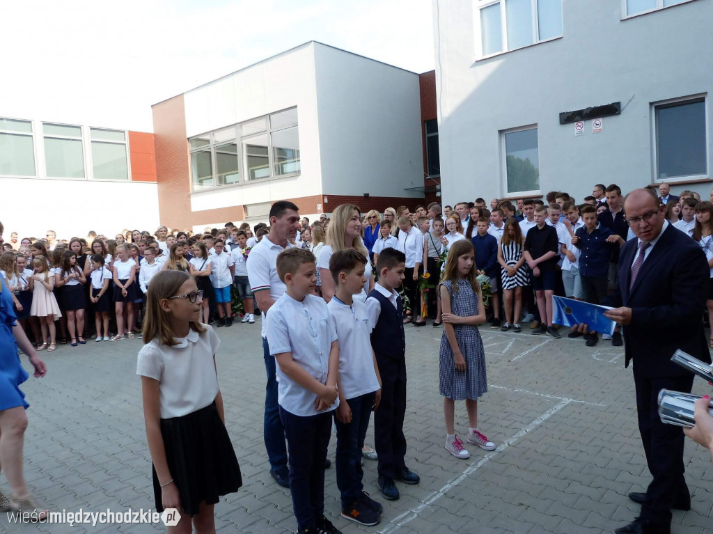 Wakacje w SP nr 1 w Międzychodzie rozpoczęte