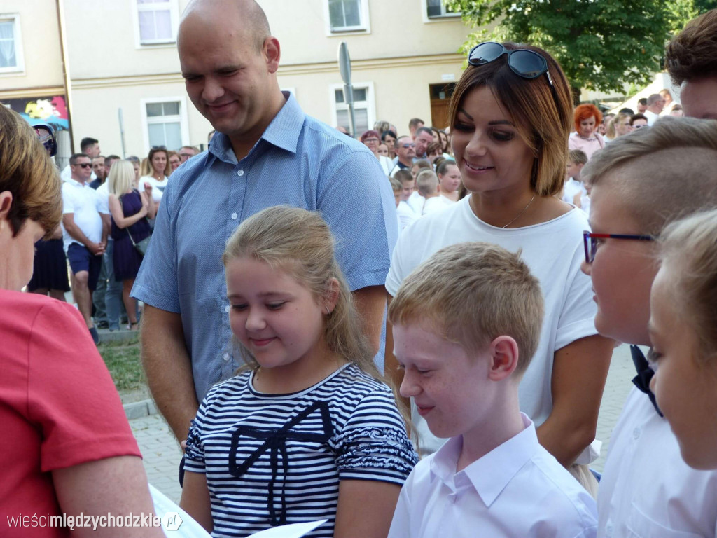 Wakacje w SP nr 1 w Międzychodzie rozpoczęte