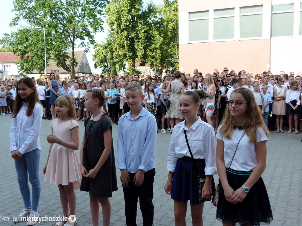 Wakacje w SP nr 1 w Międzychodzie rozpoczęte