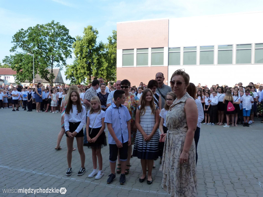 Wakacje w SP nr 1 w Międzychodzie rozpoczęte