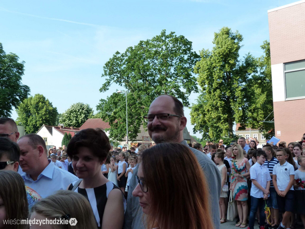 Wakacje w SP nr 1 w Międzychodzie rozpoczęte