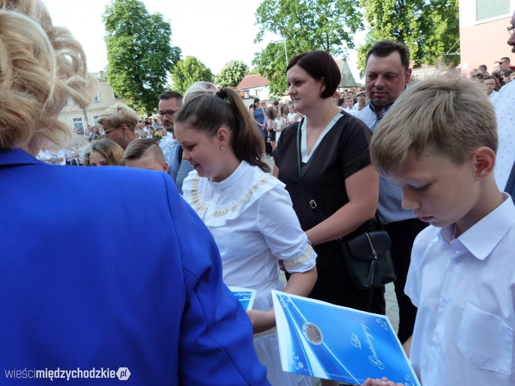 Wakacje w SP nr 1 w Międzychodzie rozpoczęte