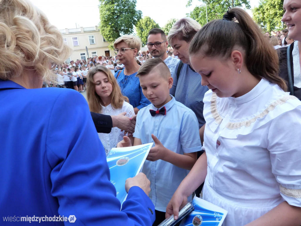 Wakacje w SP nr 1 w Międzychodzie rozpoczęte