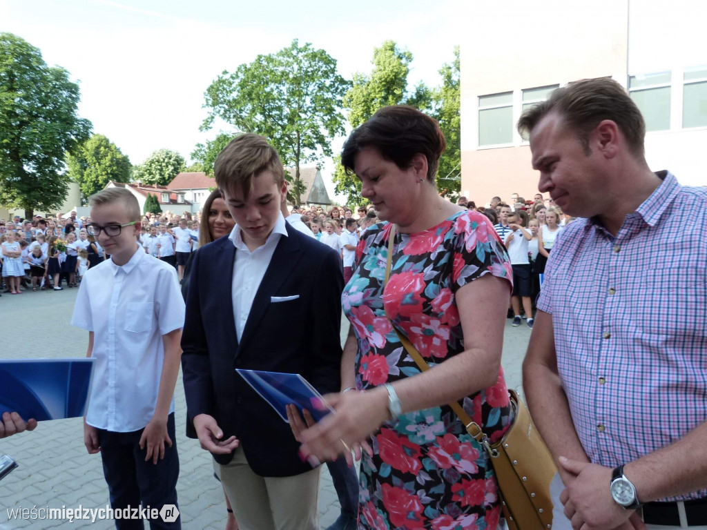 Wakacje w SP nr 1 w Międzychodzie rozpoczęte