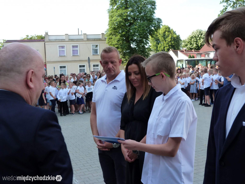 Wakacje w SP nr 1 w Międzychodzie rozpoczęte