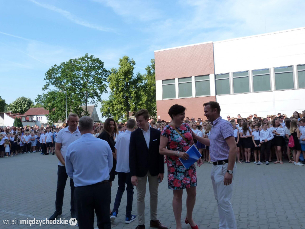 Wakacje w SP nr 1 w Międzychodzie rozpoczęte