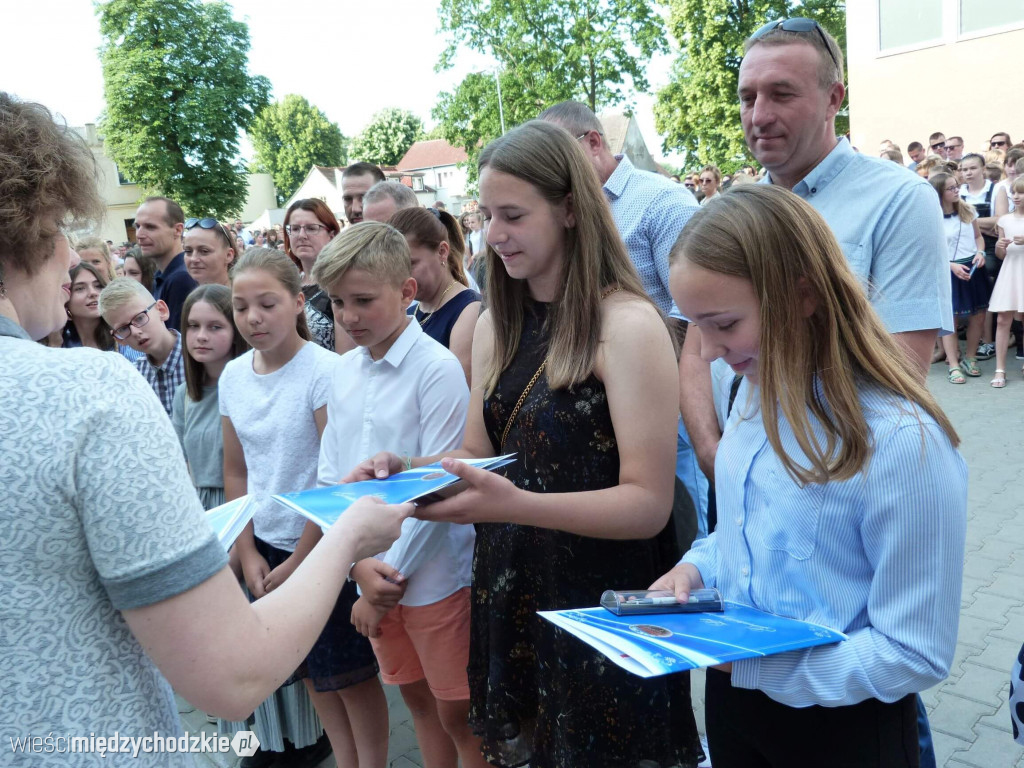 Wakacje w SP nr 1 w Międzychodzie rozpoczęte