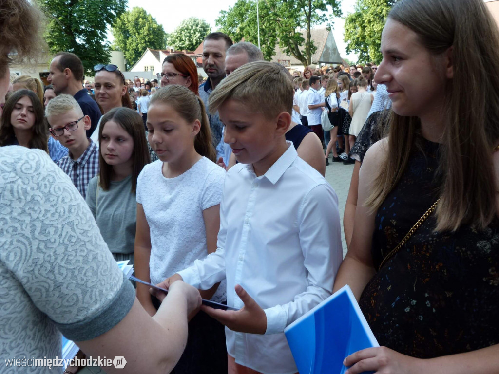 Wakacje w SP nr 1 w Międzychodzie rozpoczęte