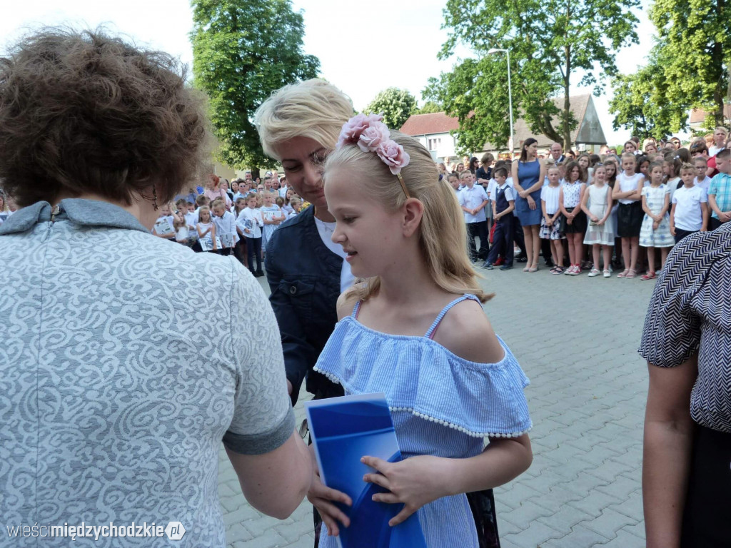 Wakacje w SP nr 1 w Międzychodzie rozpoczęte