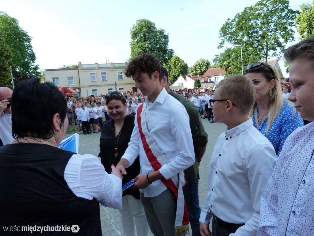 Wakacje w SP nr 1 w Międzychodzie rozpoczęte