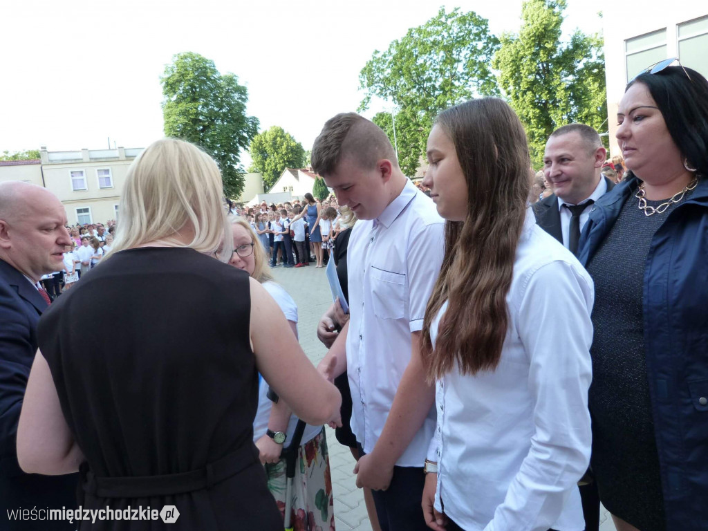 Wakacje w SP nr 1 w Międzychodzie rozpoczęte