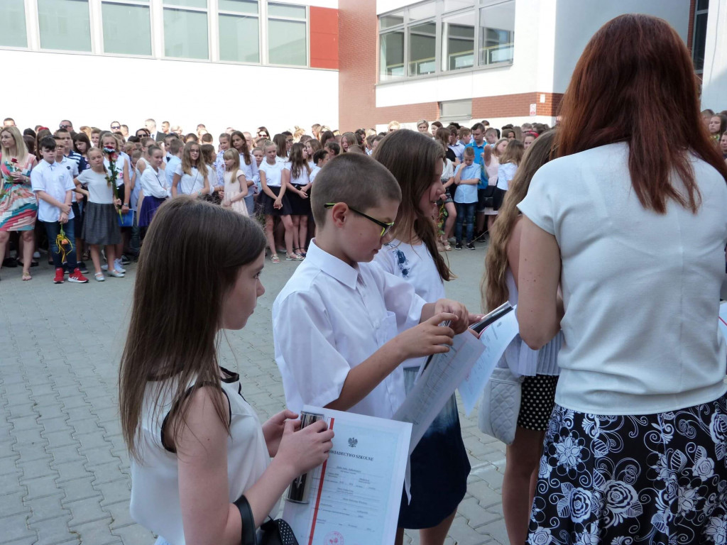 Wakacje w SP nr 1 w Międzychodzie rozpoczęte