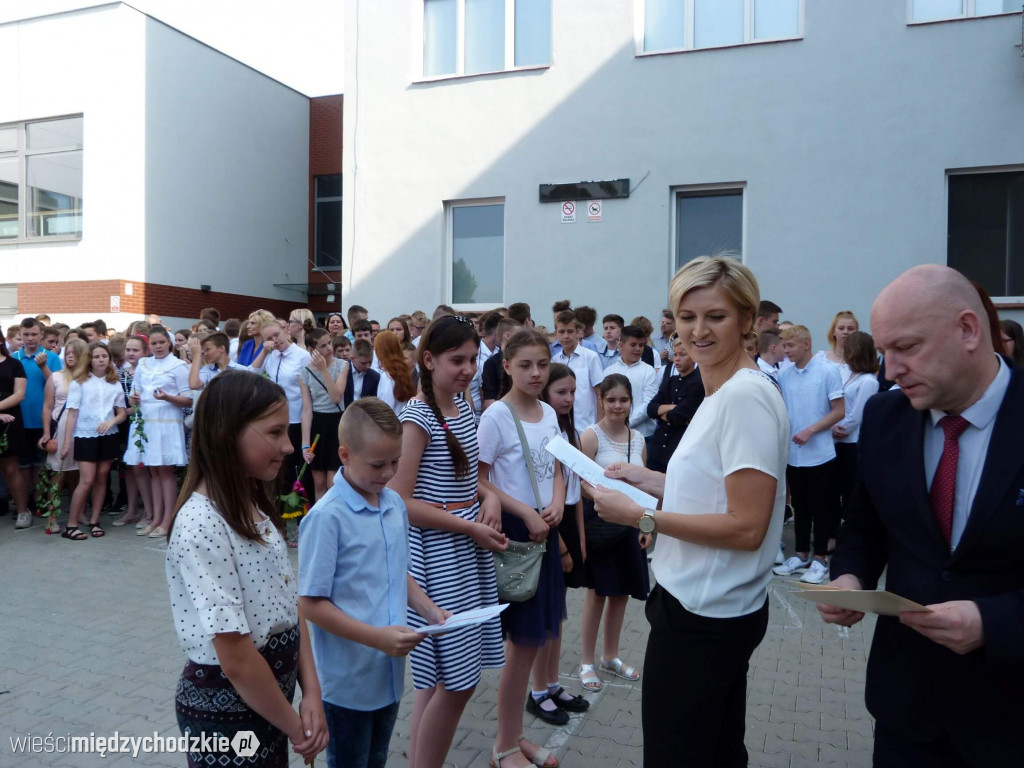 Wakacje w SP nr 1 w Międzychodzie rozpoczęte