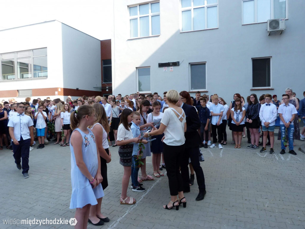 Wakacje w SP nr 1 w Międzychodzie rozpoczęte