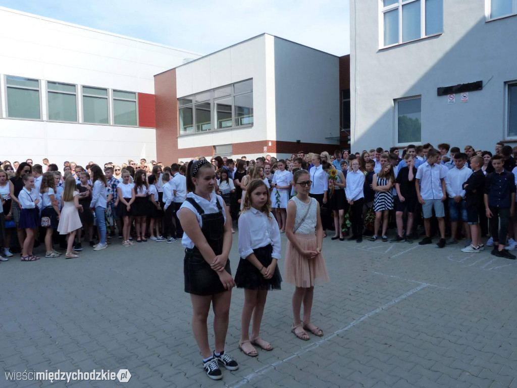 Wakacje w SP nr 1 w Międzychodzie rozpoczęte