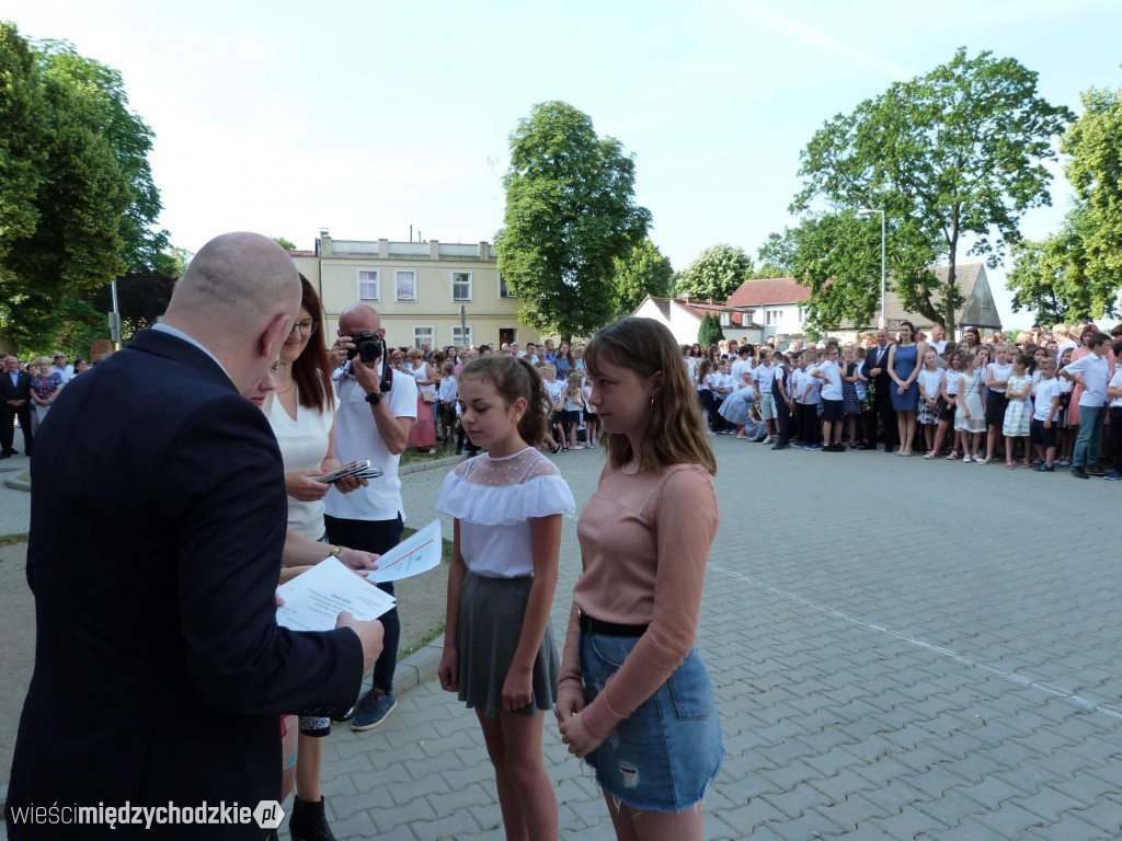 Wakacje w SP nr 1 w Międzychodzie rozpoczęte