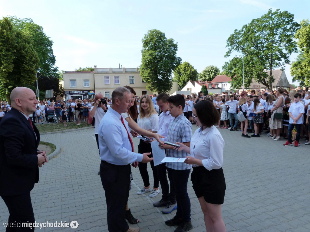 Wakacje w SP nr 1 w Międzychodzie rozpoczęte