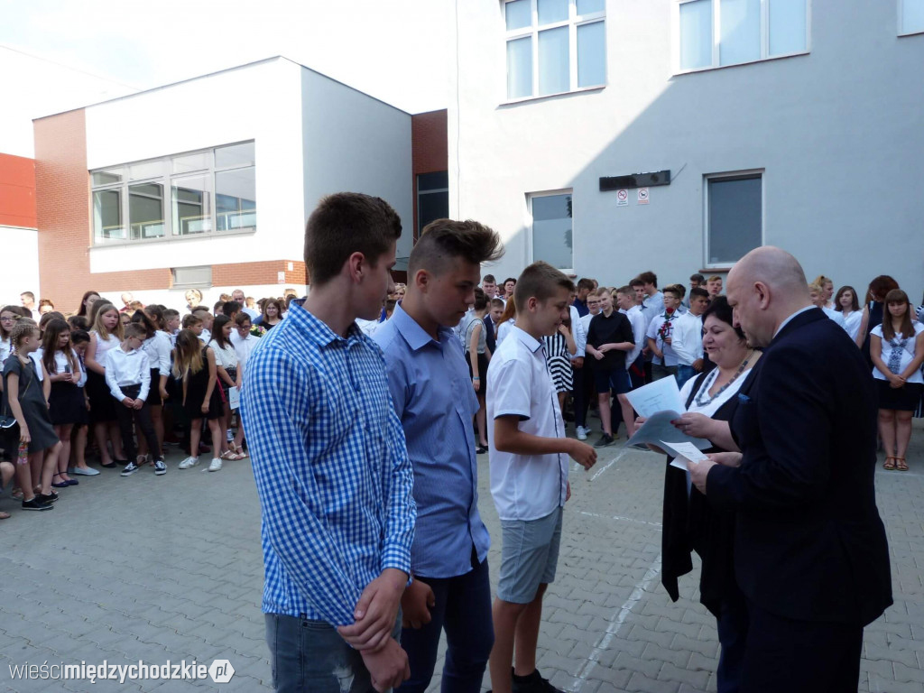 Wakacje w SP nr 1 w Międzychodzie rozpoczęte