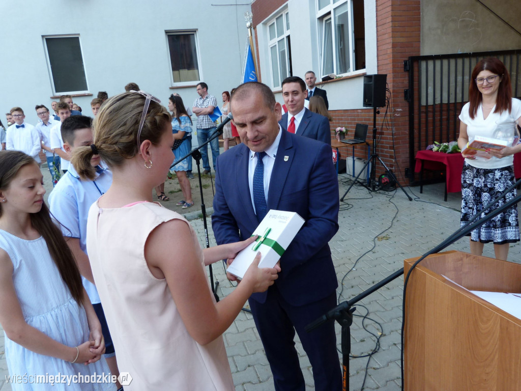 Wakacje w SP nr 1 w Międzychodzie rozpoczęte