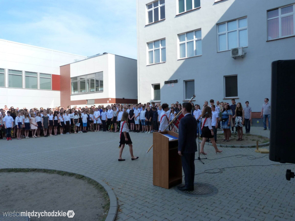 Wakacje w SP nr 1 w Międzychodzie rozpoczęte