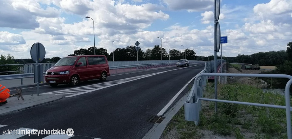 Most na Warcie przejezdny bez świateł