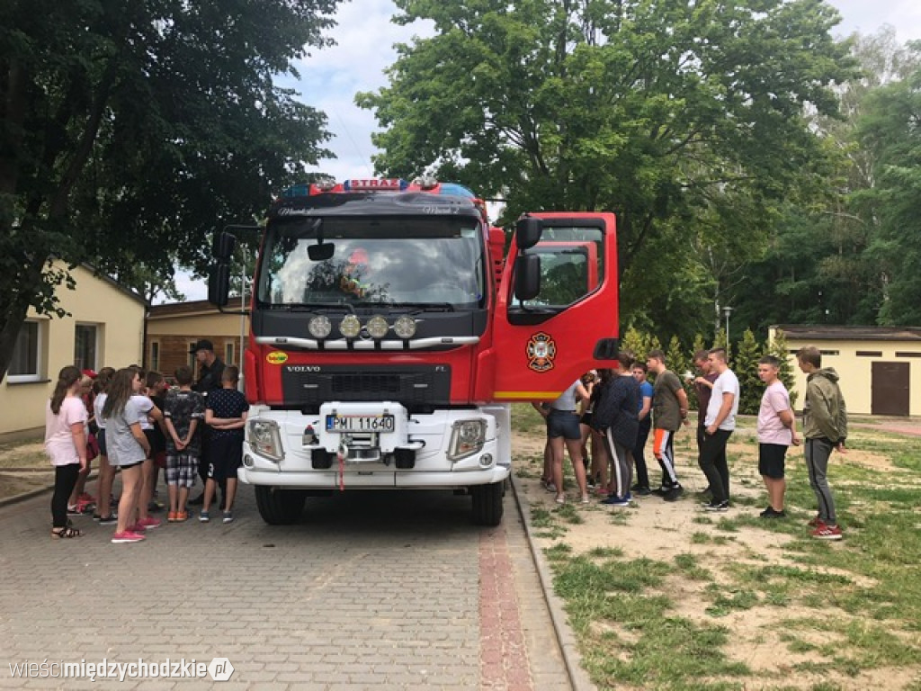 Młodzi strażacy trenują w Łężeczkach
