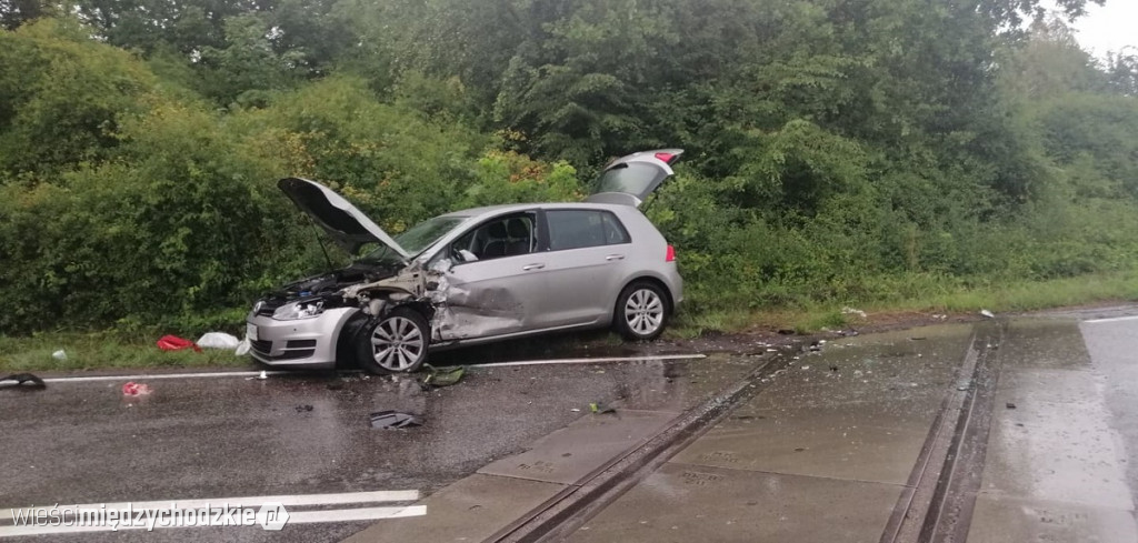 Zderzenie 2 samochodów w Dzięcielinie