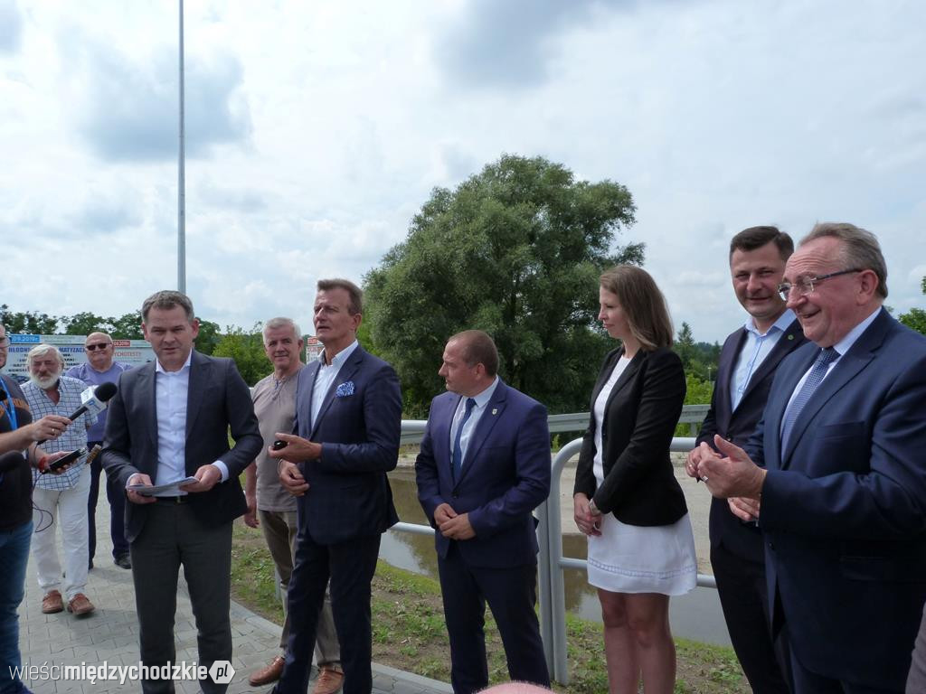 Marszałek Marek Woźniak wizytował most w Międzychodzie