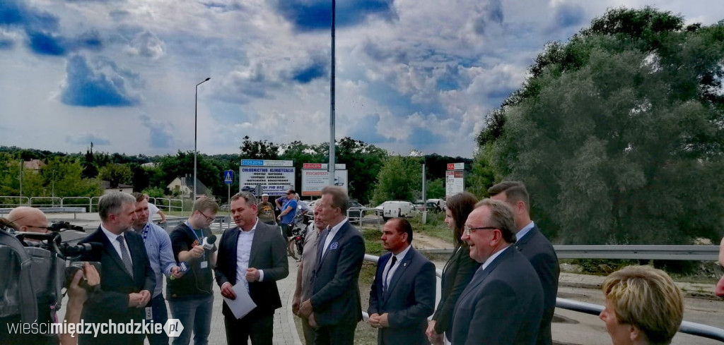 Marszałek Marek Woźniak wizytował most w Międzychodzie