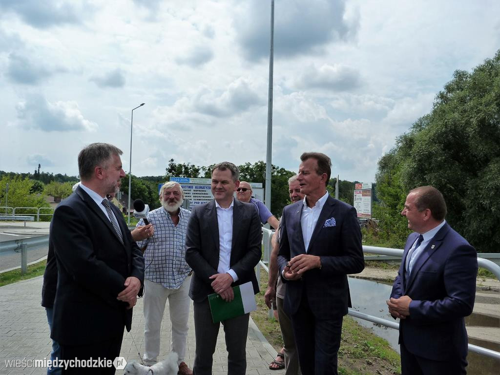 Marszałek Marek Woźniak wizytował most w Międzychodzie