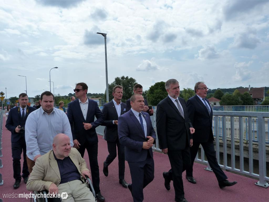 Marszałek Marek Woźniak wizytował most w Międzychodzie