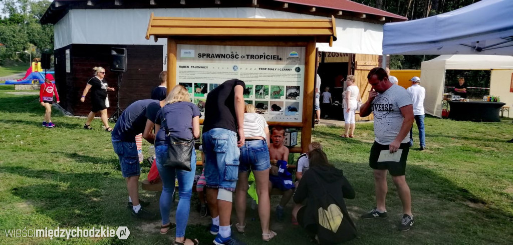 Przygotowania do biegów dziecięcych w Sierakowie