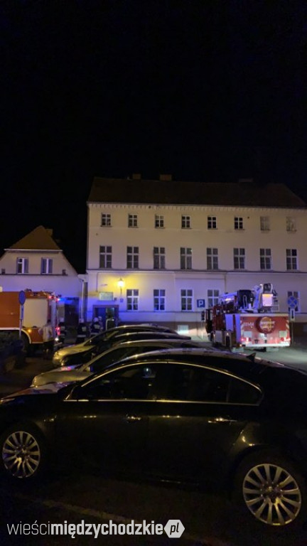 Akcja strażaków na Rynku w Międzychodzie