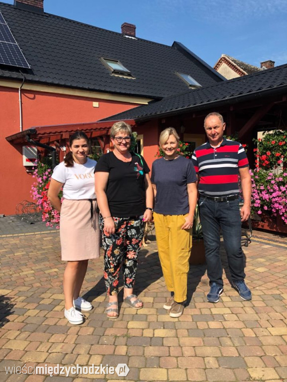 Maja w ogrodzie w Lewicach