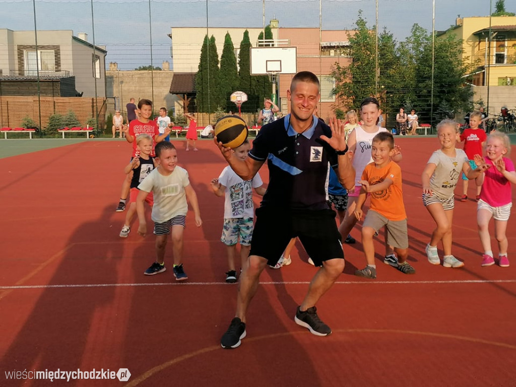 Wakacje z koszykówką