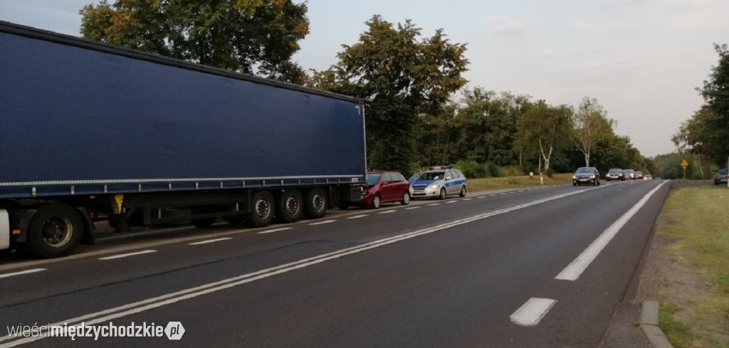 Kolizja drogowa na drodze nr 24
