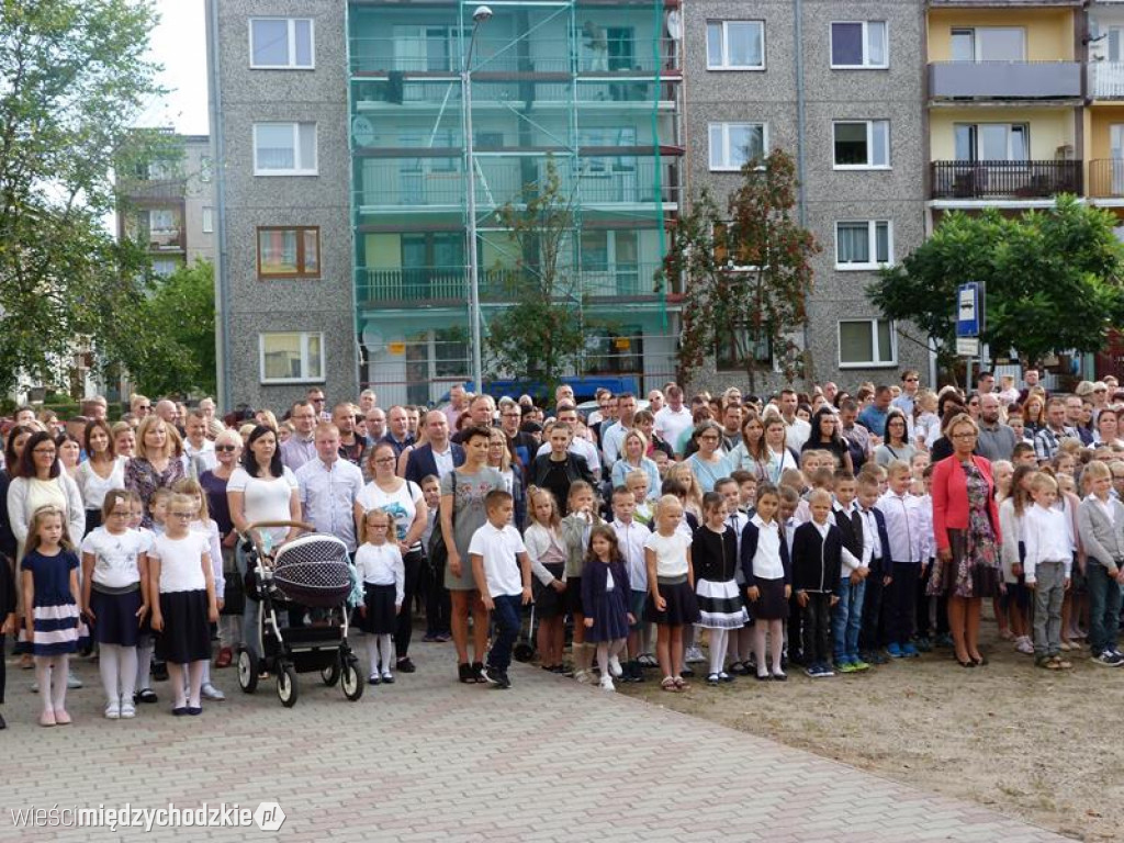 Uczniowie rozpoczynają naukę