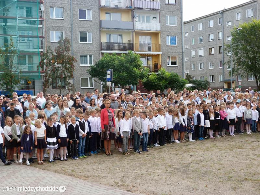 Uczniowie rozpoczynają naukę
