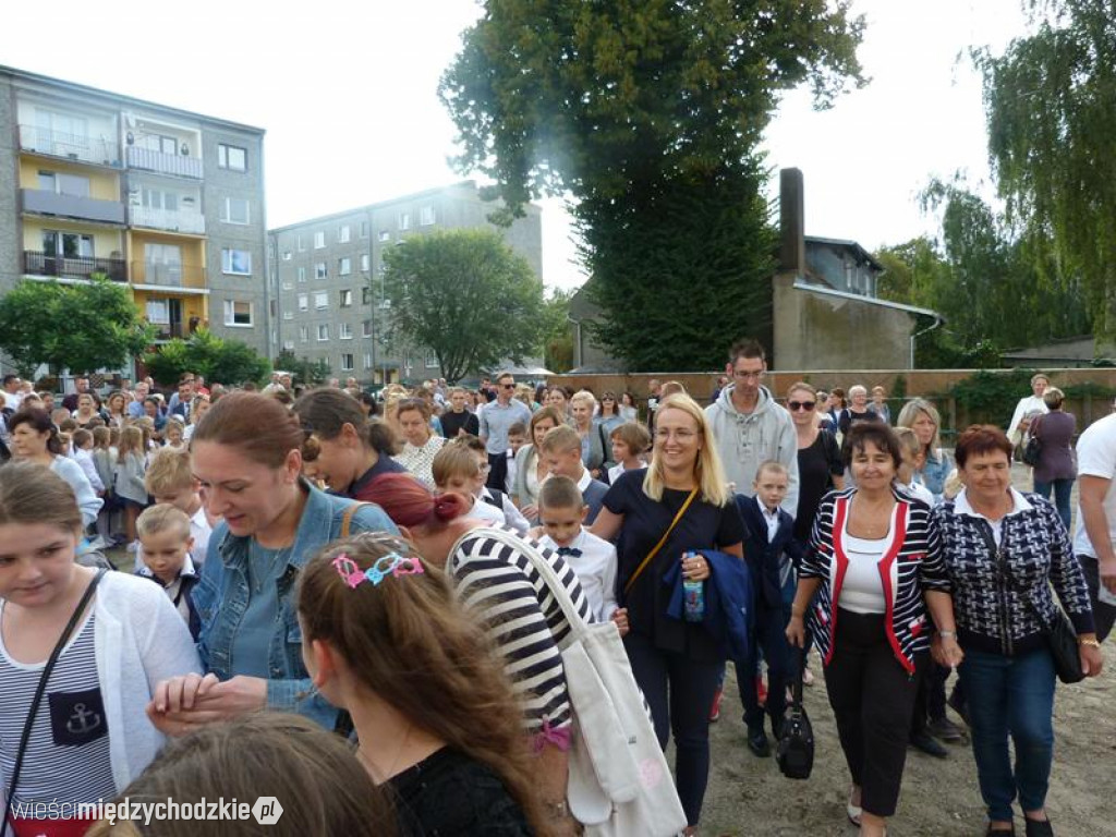 Uczniowie rozpoczynają naukę