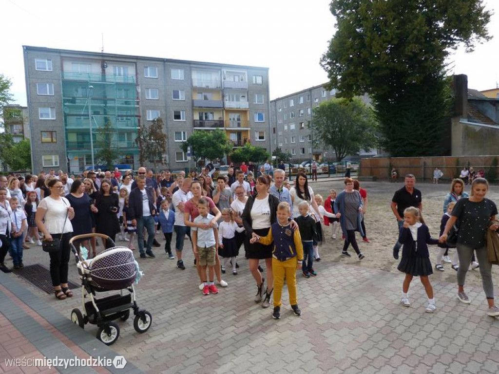 Uczniowie rozpoczynają naukę