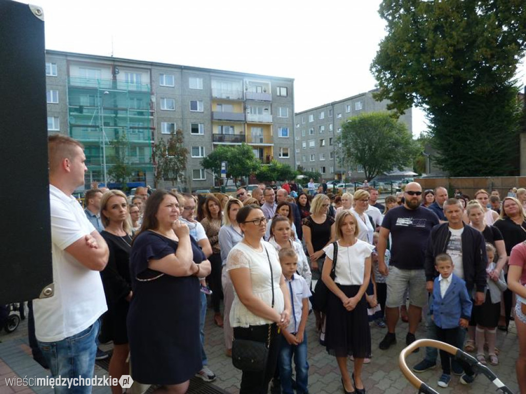 Uczniowie rozpoczynają naukę