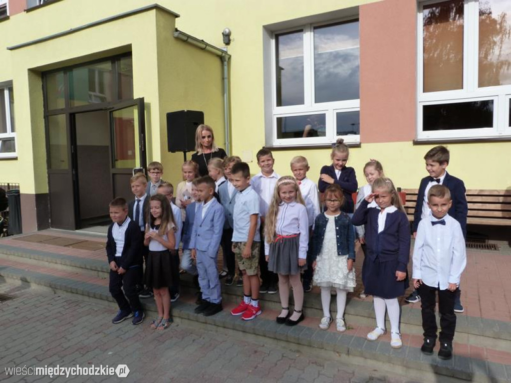 Uczniowie rozpoczynają naukę