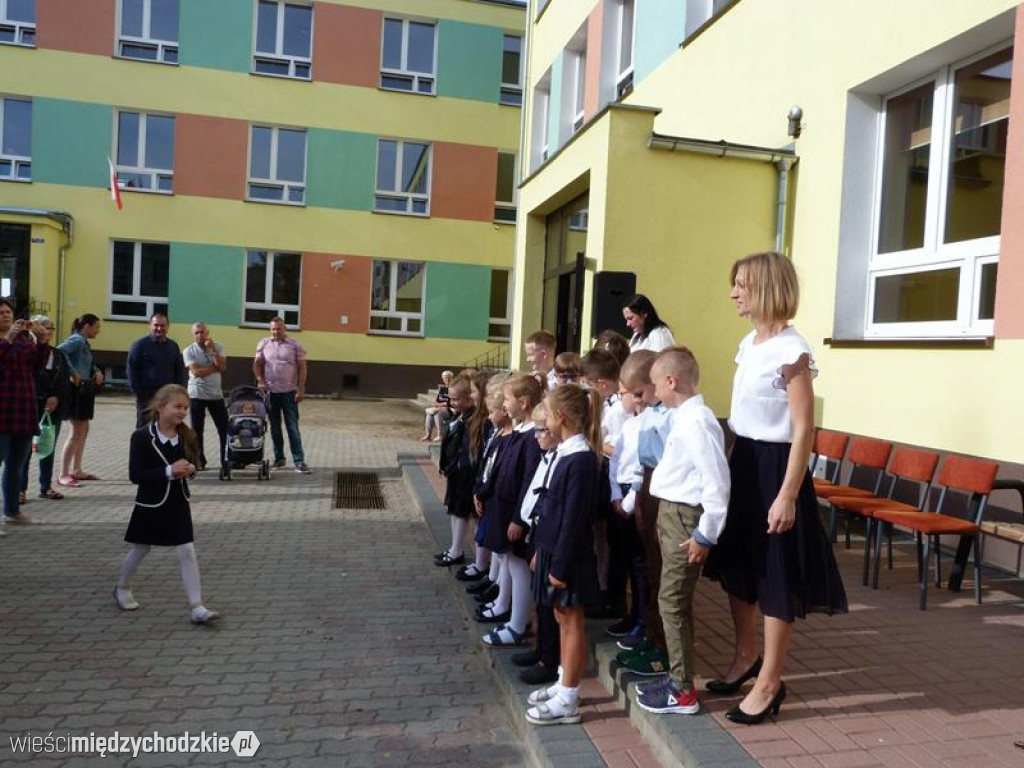 Uczniowie rozpoczynają naukę