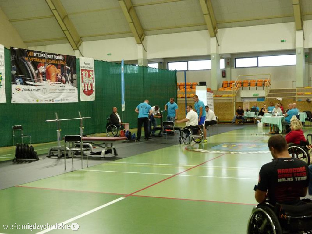 VIII Turniej Integracyjny w wyciskaniu sztangi leżąc
